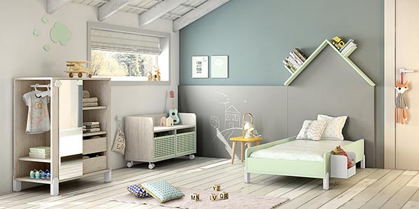 Dormitorio infantil con cama Montessori