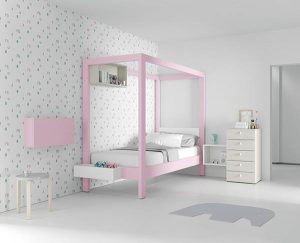 Dormitorio para princesas compuesto por cama con dosel